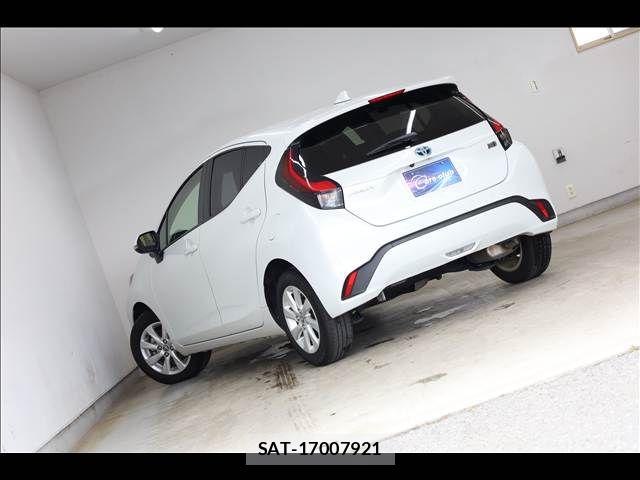 Toyota AQUA 2021-10 8878653-10