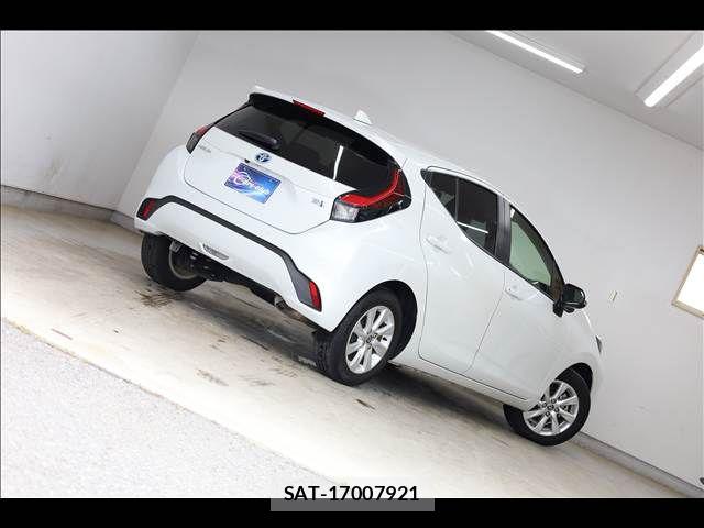 Toyota AQUA 2021-10 8878653-11
