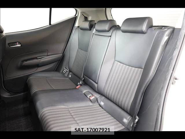 Toyota AQUA 2021-10 8878653-18