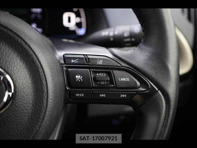 Toyota AQUA 2021-10 8878653-7