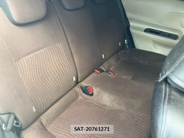 Toyota AQUA 2013-10 8878693-14