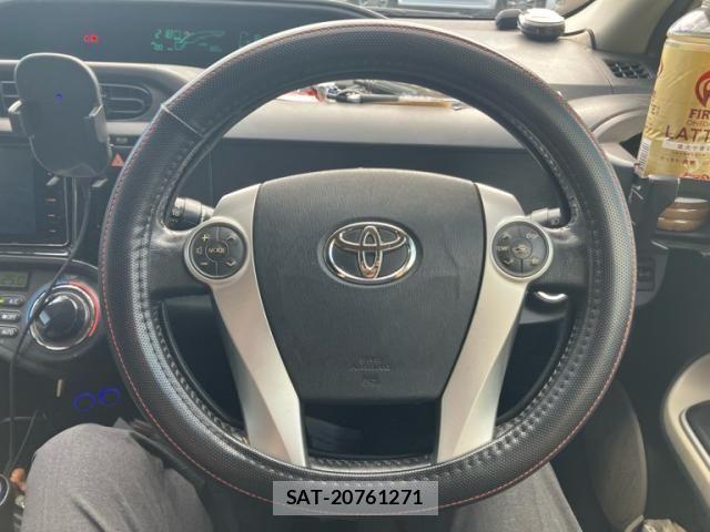 Toyota AQUA 2013-10 8878693-16