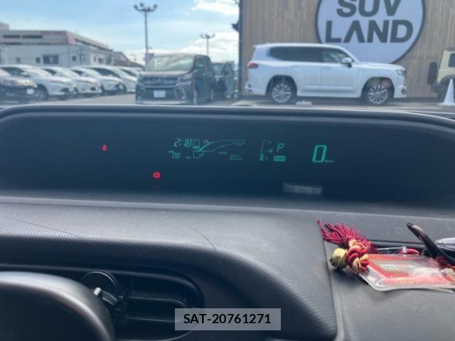 Toyota AQUA 2013-10 8878693-18