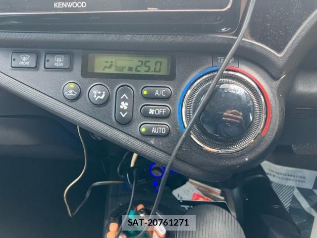 Toyota AQUA 2013-10 8878693-20