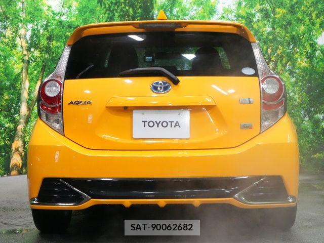 Toyota AQUA 2014-03 8878674-9