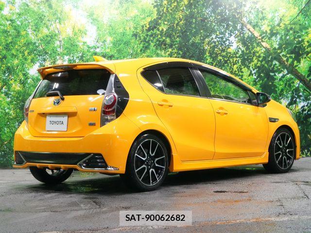 Toyota AQUA 2014-03 8878674-10