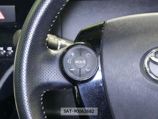 Toyota AQUA 2014-03 8878674-15