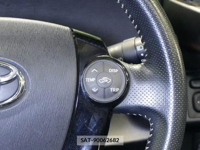 Toyota AQUA 2014-03 8878674-16