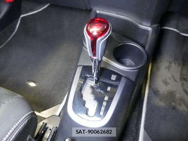Toyota AQUA 2014-03 8878674-22