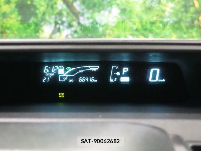 Toyota AQUA 2014-03 8878674-24