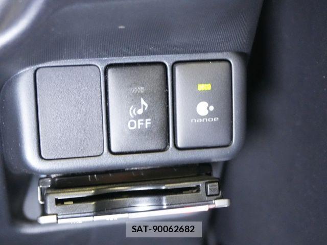 Toyota AQUA 2014-03 8878674-26