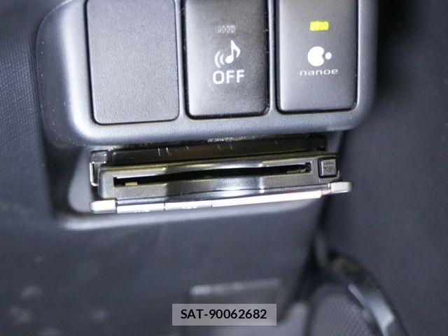 Toyota AQUA 2014-03 8878674-27