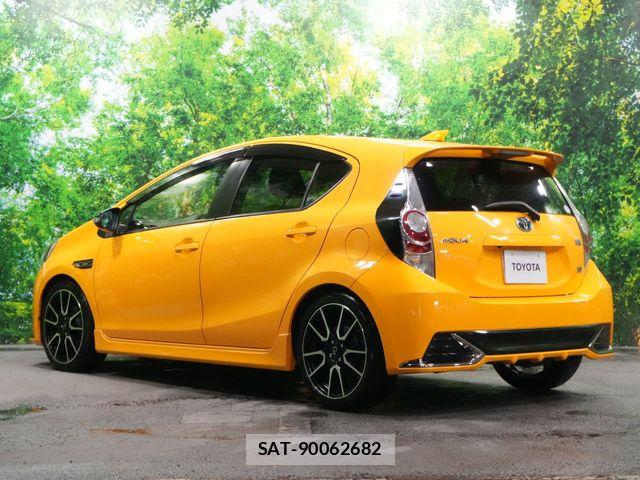 Toyota AQUA 2014-03 8878674-8