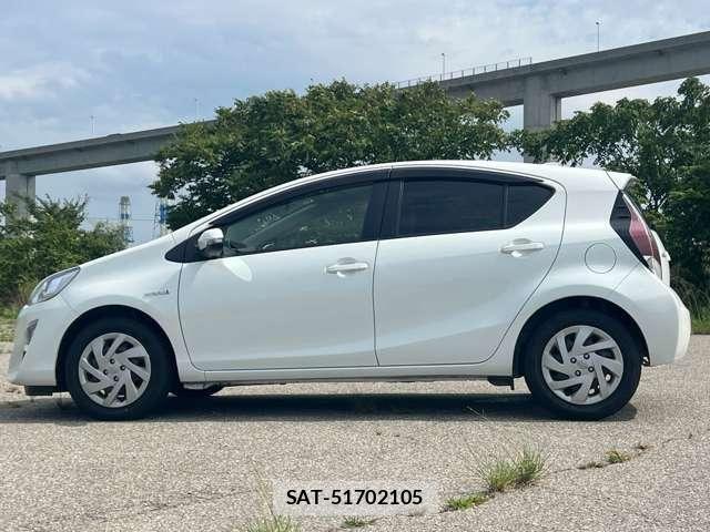 Toyota AQUA 2015-03 8878679-18