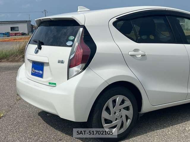 Toyota AQUA 2015-03 8878679-23
