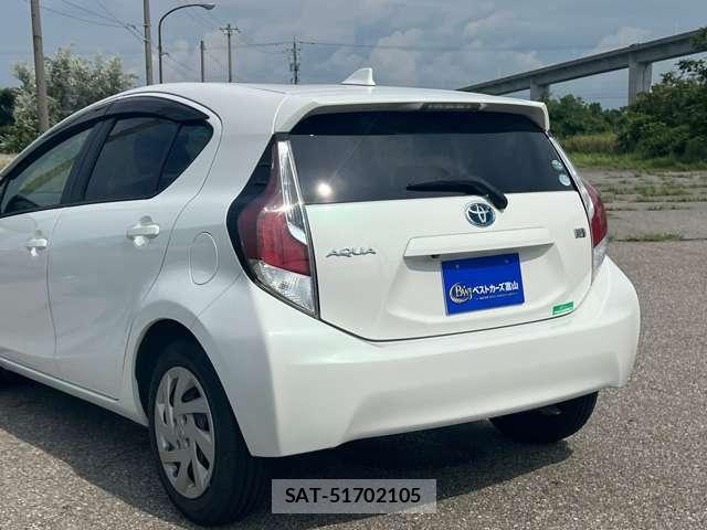 Toyota AQUA 2015-03 8878679-24