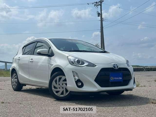 Toyota AQUA 2015-03 8878679-2