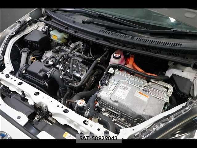 Toyota AQUA 2018-02 8878657-19