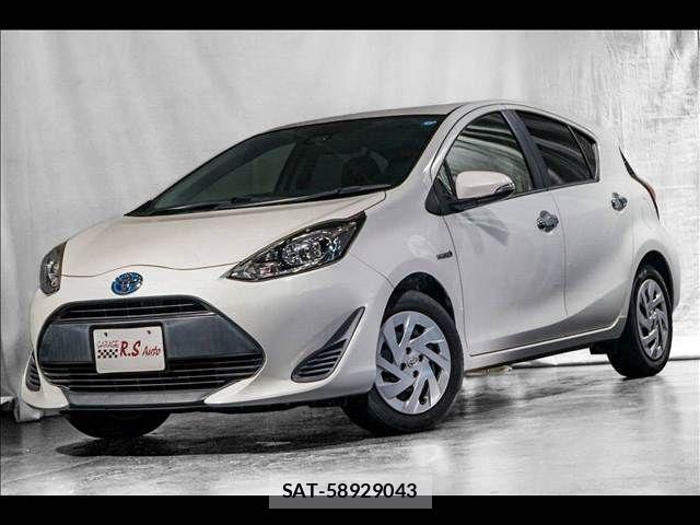 Toyota AQUA 2018-02 8878657-2