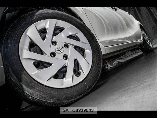 Toyota AQUA 2018-02 8878657-3