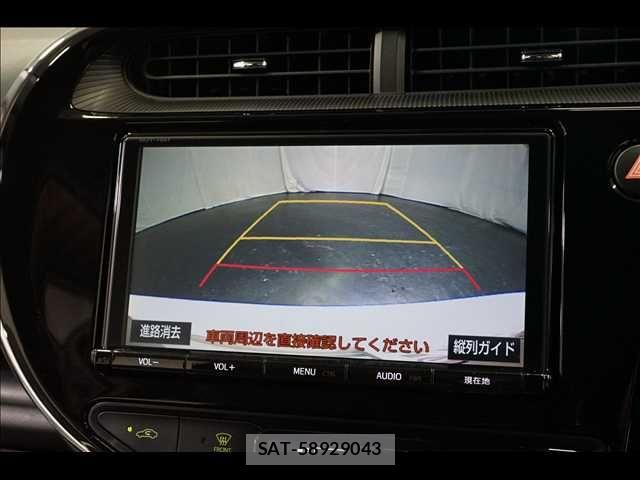 Toyota AQUA 2018-02 8878657-5