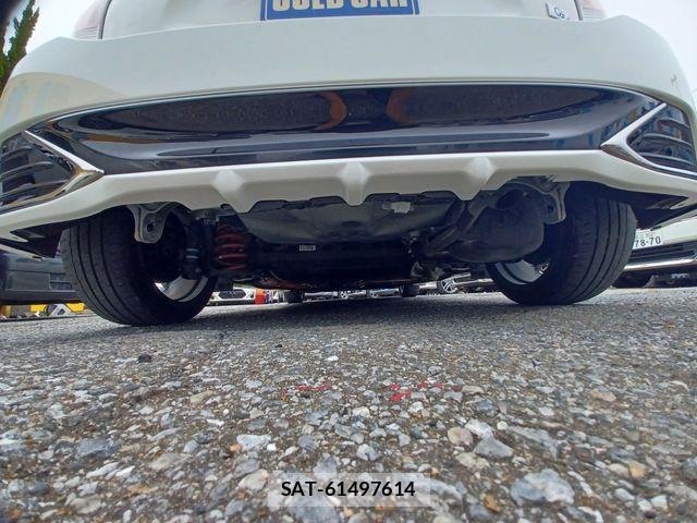 Toyota AQUA 2016-04 8878655-11