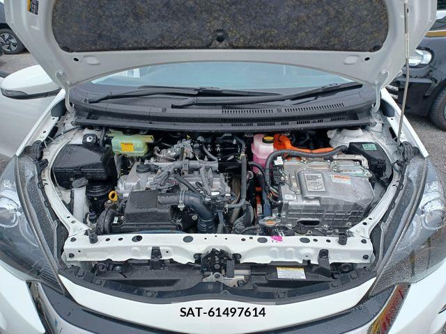 Toyota AQUA 2016-04 8878655-13