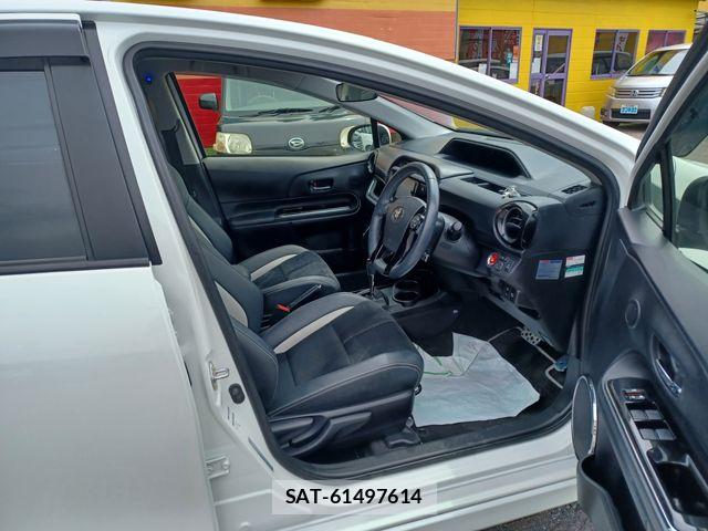 Toyota AQUA 2016-04 8878655-1