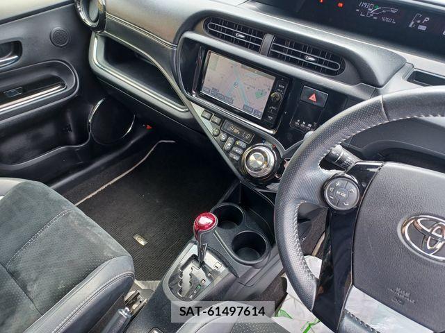Toyota AQUA 2016-04 8878655-19