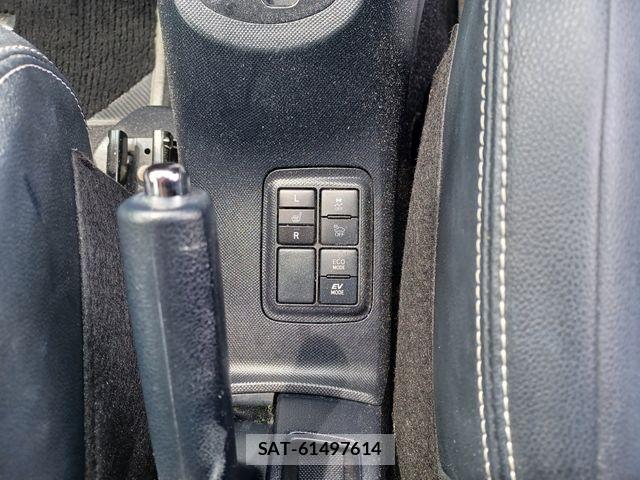 Toyota AQUA 2016-04 8878655-24