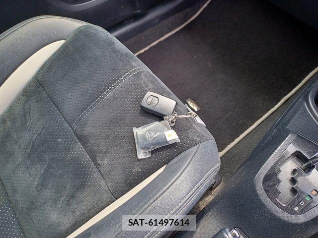 Toyota AQUA 2016-04 8878655-27