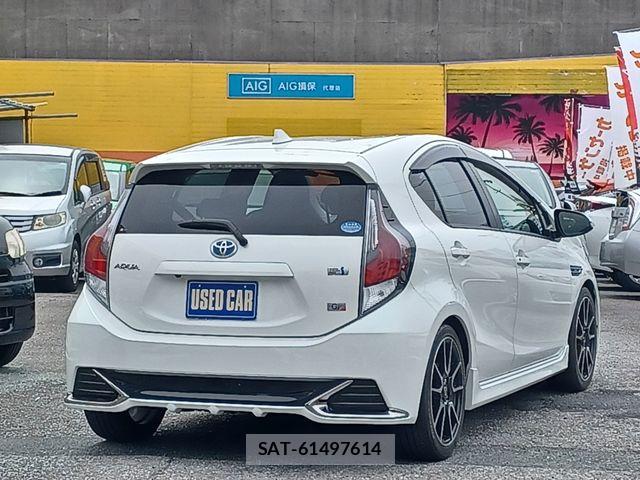 Toyota AQUA 2016-04 8878655-2