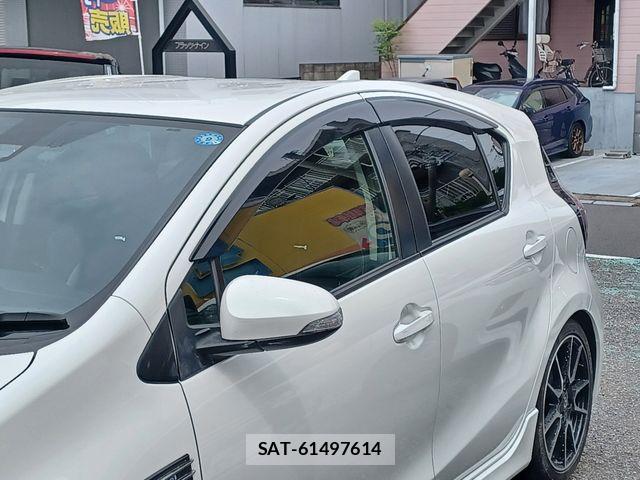 Toyota AQUA 2016-04 8878655-7
