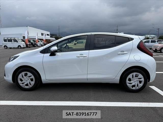 Toyota AQUA 2022-09 8878656-11