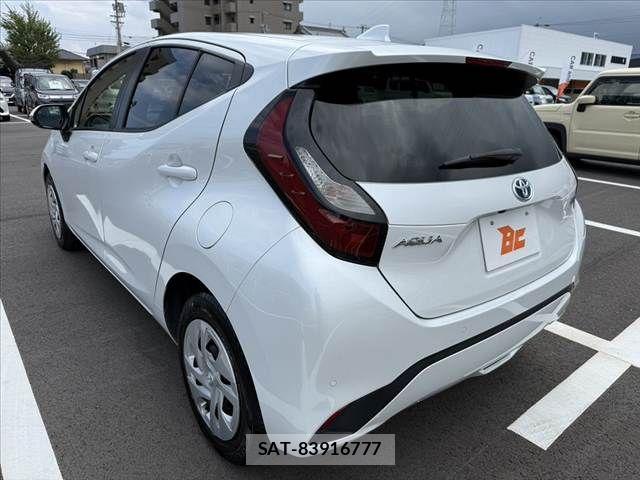 Toyota AQUA 2022-09 8878656-12
