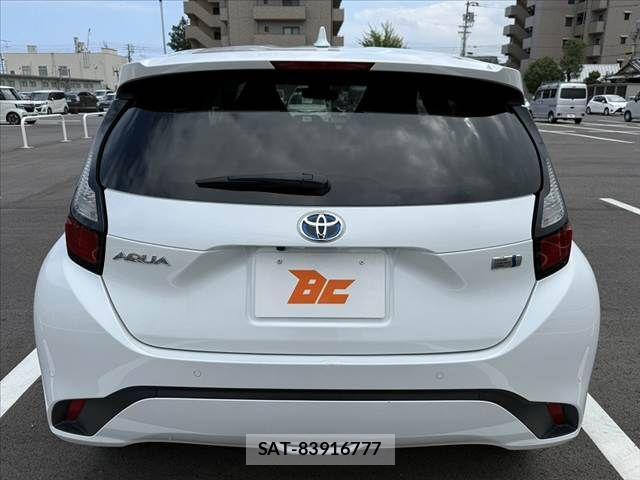 Toyota AQUA 2022-09 8878656-13