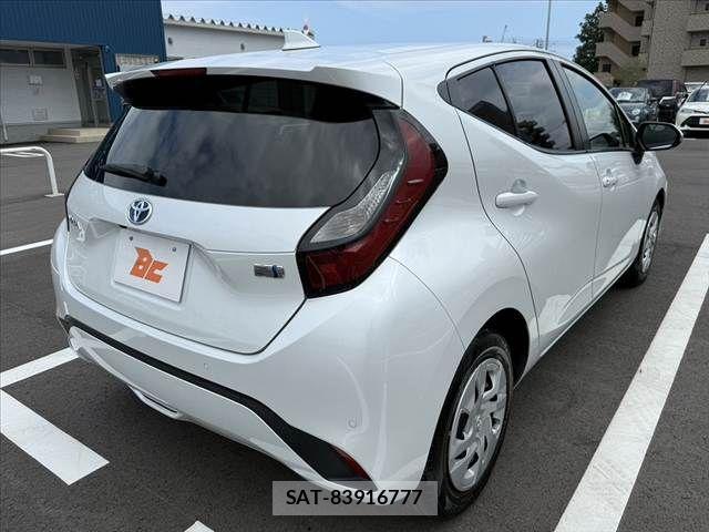 Toyota AQUA 2022-09 8878656-14