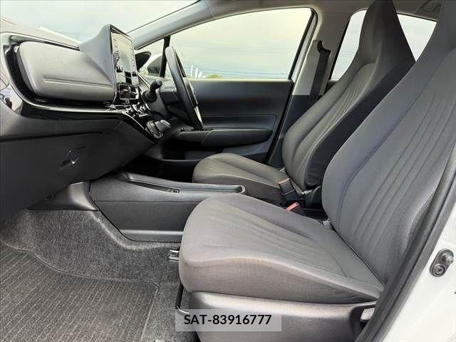 Toyota AQUA 2022-09 8878656-16