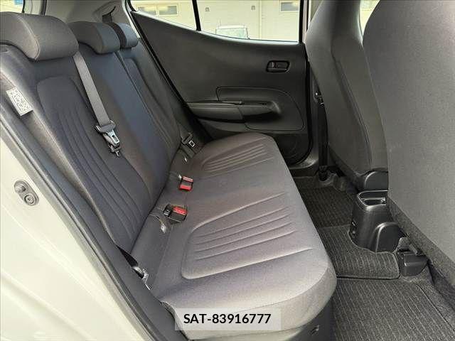 Toyota AQUA 2022-09 8878656-17