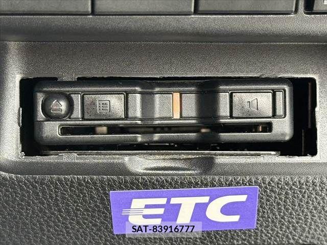 Toyota AQUA 2022-09 8878656-22