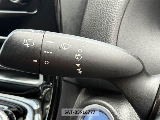 Toyota AQUA 2022-09 8878656-28