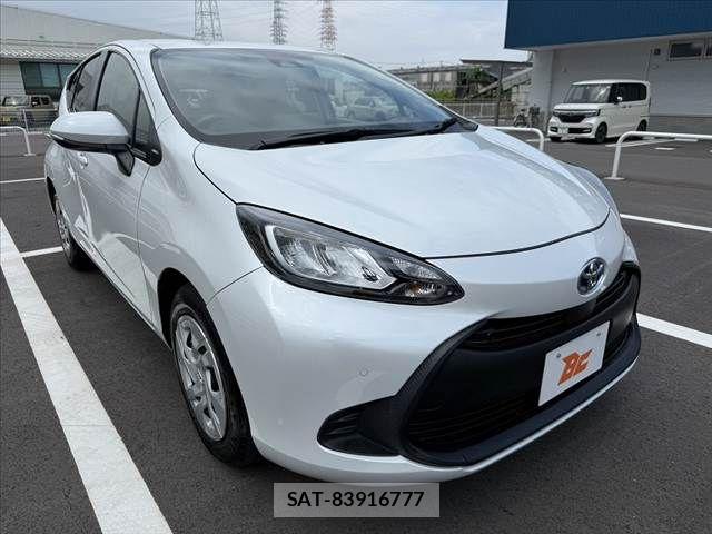 Toyota AQUA 2022-09 8878656-7