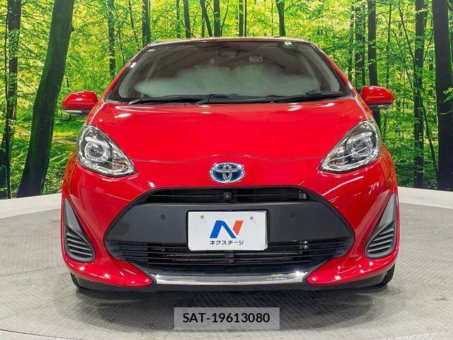 Toyota AQUA 2019-08 8878664-14