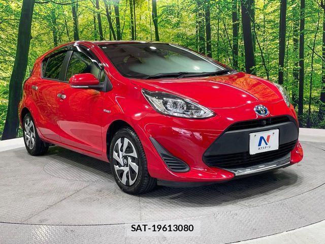 Toyota AQUA 2019-08 8878664-16