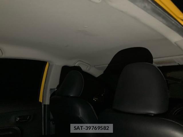 Toyota AQUA 2013-07 8878699-10