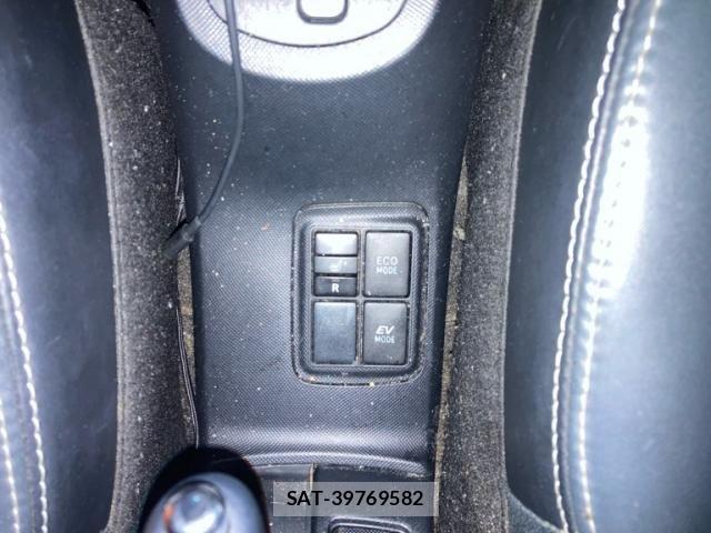 Toyota AQUA 2013-07 8878699-16