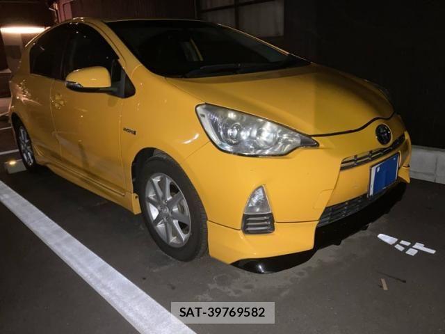 Toyota AQUA 2013-07 8878699-1