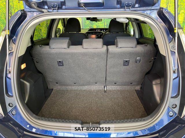Toyota AQUA 2018-09 8878661-9