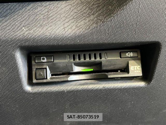 Toyota AQUA 2018-09 8878661-5
