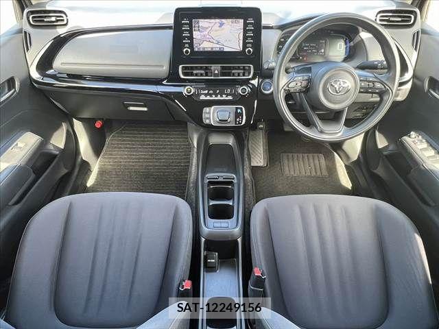 Toyota AQUA 2022-09 8878659-1